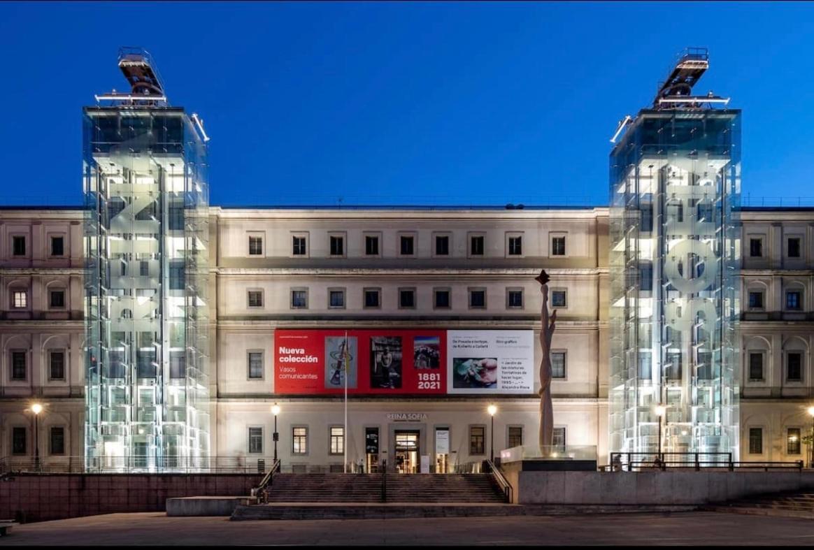Reina Sofía Museum Apartment Madrid Exterior foto